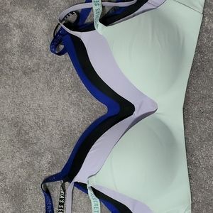 Victoria's Secret T-Shirt Lightly Lined No Wire 34B Bundle